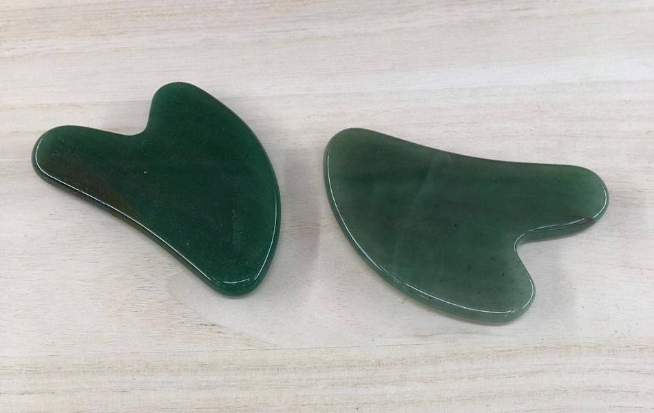 Gua sha Cuarzo Verde corazón